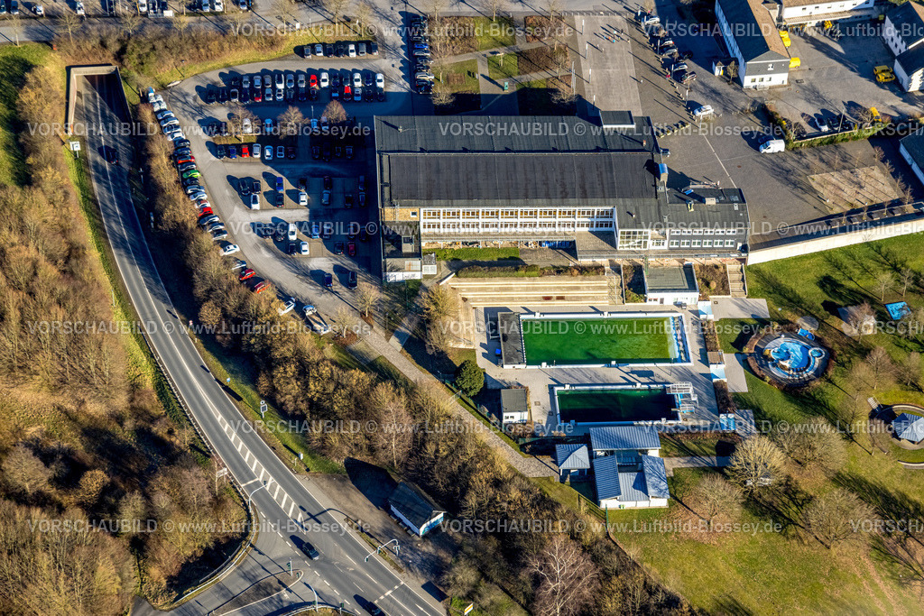 Schmallenberg230205460 | Luftbild, Stadthalle und Wellenfreibad, Schmallenberg, Sauerland, Nordrhein-Westfalen, Deutschland