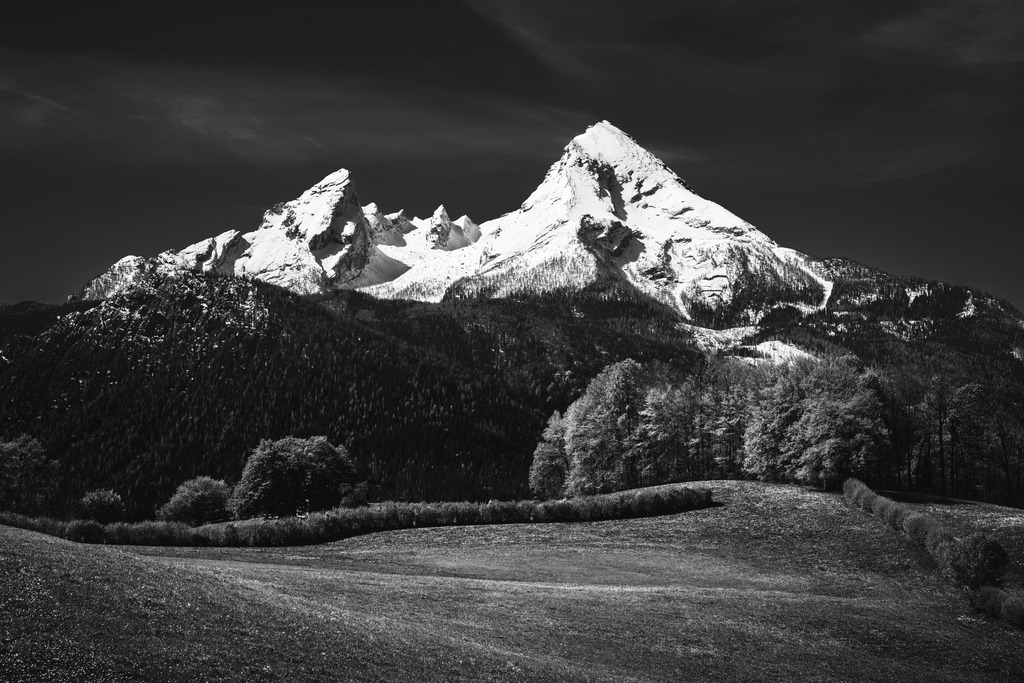 Watzmann Schwarz/Weiß | ap-design // andreas plenk - Realisiert mit Pictrs.com