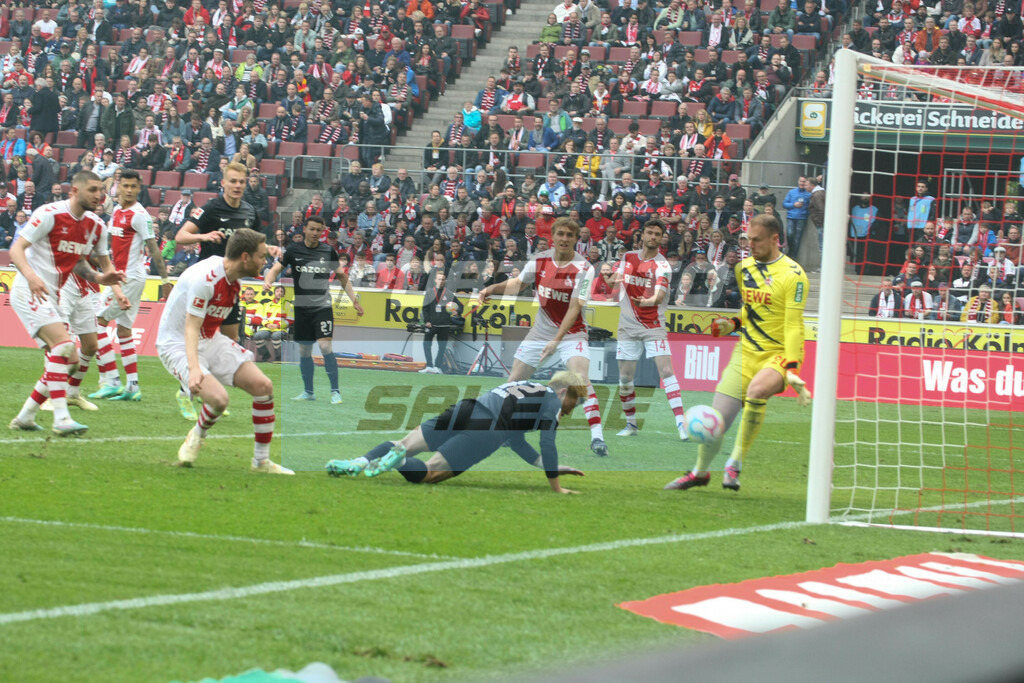 1. FC Köln - SC Freiburg | Freiburg geht in Führung - © Sportfoto-Sale (MK) - Realisiert mit Pictrs.com