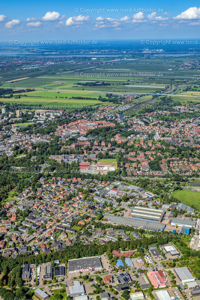 Buxtehude_ELS_4050220823 | BUXTEHUDE 22.08.2023 Altstadtbereich und Innenstadtzentrum in Buxtehude im Bundesland Niedersachsen, Deutschland. // Old Town area and city center in Buxtehude in the state Lower Saxony, Germany. Foto: Martin Elsen
