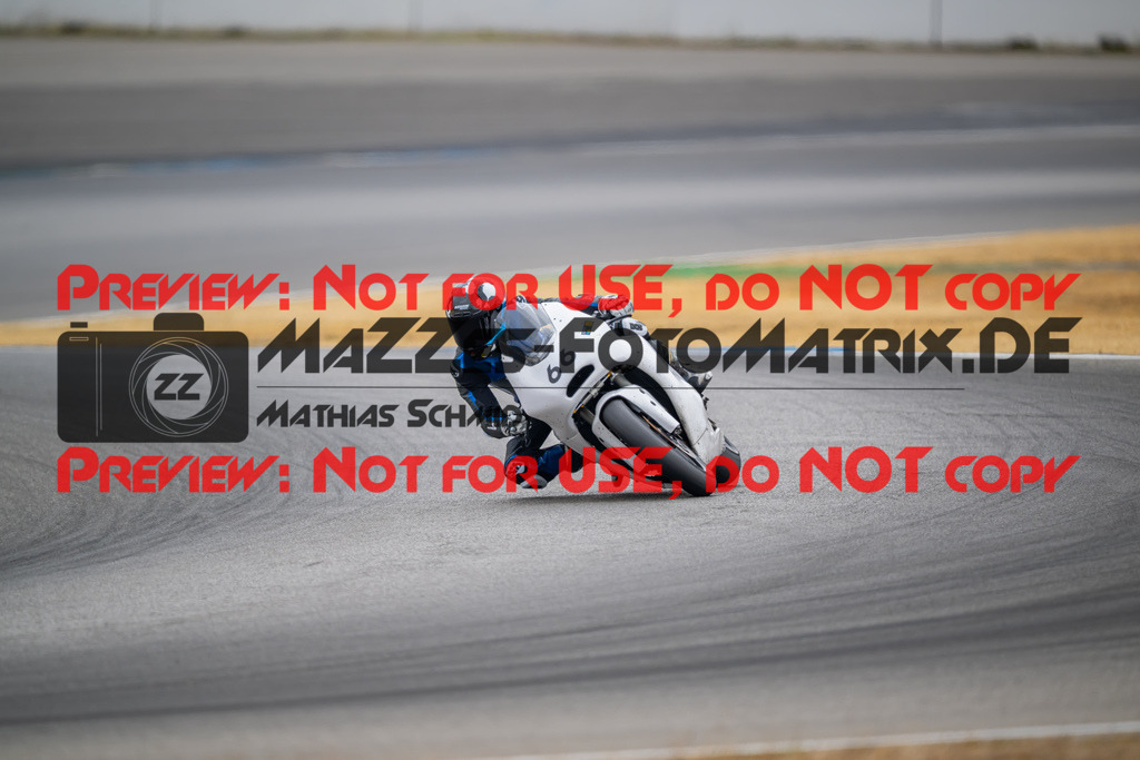MaZZes-Fotomatrix-20260809-578823 | R1