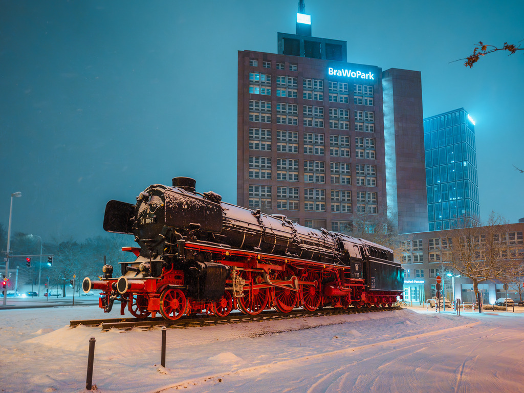 Bahnhofsquartier | Entdecke exklusive Fotokunst aus Braunschweig: Bildband, Leinwände, Postkarten, Kalender, digitale Downloads & Bildlizenzen. Jetzt im offiziellen Beautiful Braunschweig Shop! - Realisiert mit Pictrs.com