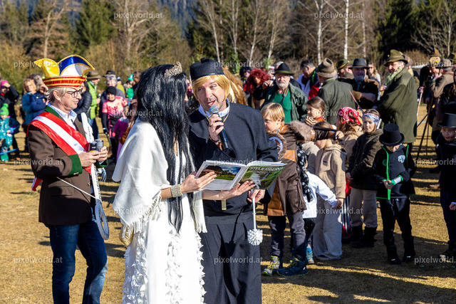 Bärentreiben in Steuerberg | Bildershop von pixelworld.at - Realisiert mit Pictrs.com