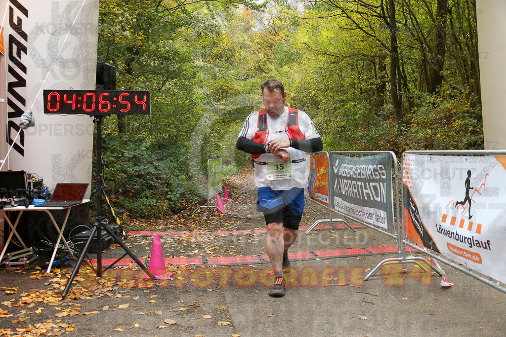 251026_1408_EX1_4137 | Sportfotografie im Rhein-Sieg Kreis, Köln, Bonn, NRW, Rheinland Pfalz, Hessen, etc. Unser Tätigkeitsfeld umfasst den Laufsport vom Volkslauf über den Marathon, Duathlon, Triathon bis zum Ultralauf wie Kölnpfad Ultra oder Schindertrail.