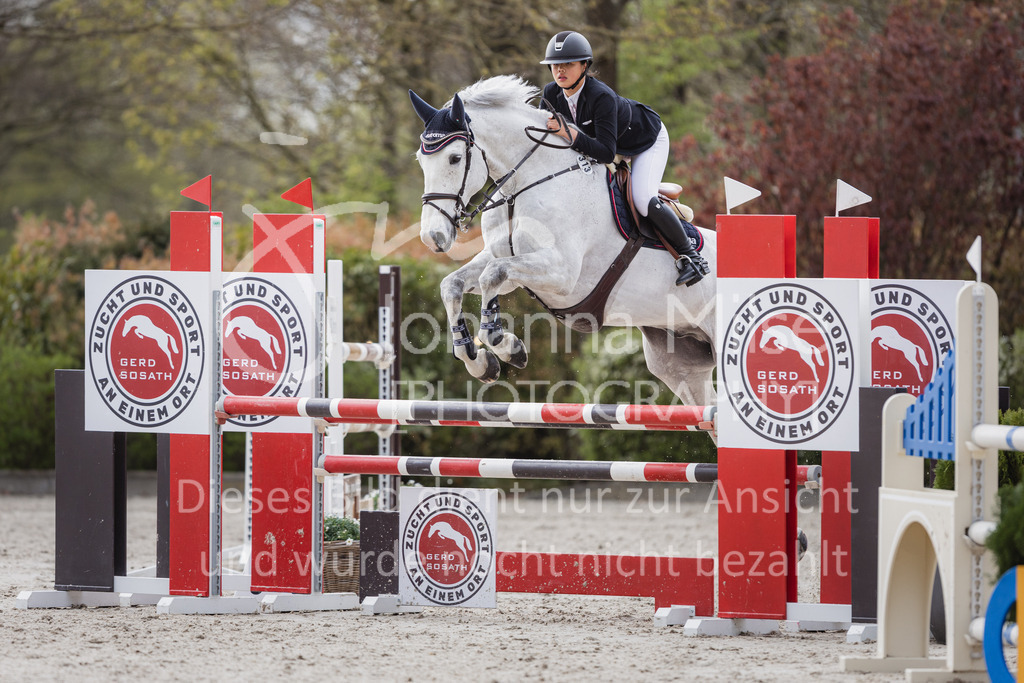 230426_HofSosath_Stil-L-561 | Deine schönsten Turniermomente als professionelle Fotos! Entdecke hochwertige Pferdesport-Fotografie im Online-Shop. Jetzt Fotos finden & bestellen!