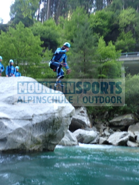 P7240077 | Bestelle die Bilder deines Berg- oder Wasser-Abenteuers mit Mountain Sports bequem von zu Hause aus direkt über unseren Online Fotoshop von pictrs.com. - Realisiert mit Pictrs.com