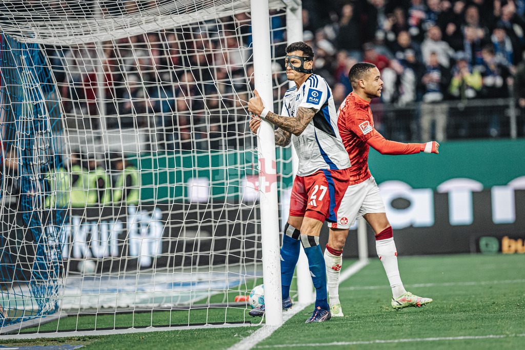 Fußball | Männer | Saison 2024/2025 | 2. Fußball-Bundesliga | 23. Spieltag | Hamburger SV vs. 1. FC Kaiserslautern | 21.02.2025 | Davie Selke (#27, HSV) schießt das 2:0 Tor und jubelt