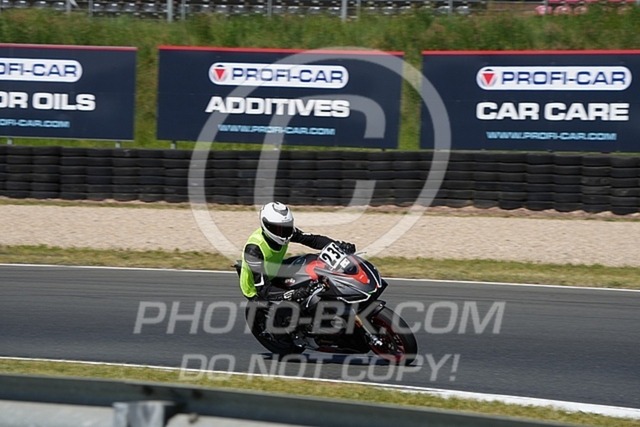 2025_05_12_PBK_17476 | Sportfotografie; SlowMotion; Video; Rennstrecke; Hafeneger; Speer; Racing; RSE; BMW; CBO; Trackday; Motorsportarena; Hockenheimring; Brno; Most; Barcelona; Valencia