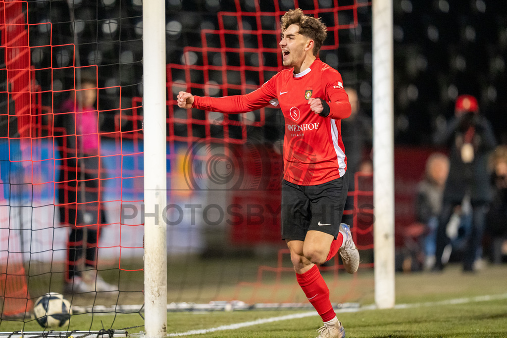 SG Sonnenhof Grossaspach vs. SSV Ulm 1846 Fussball, Fussball, WFV-Pokal, Viertelfinale, 01.04.2026 | Elias Rahn (SG Sonnenhof Grossaspach, #08) jubelt nach seinem Treffer zum 2:1,SG Sonnenhof Grossaspach vs. SSV Ulm 1846 Fussball, Fussball, WFV-Pokal, Viertelfinale, 01.04.2026