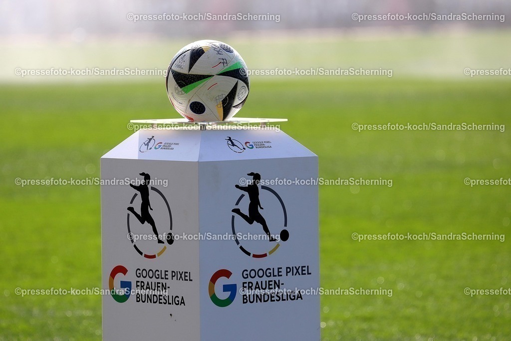 xSSC16032501014 | 16.03.2025, xsscx, Frauen Fußball, Bayer 04 Leverkusen - SV Werder Bremen, 1. Fußball Bundesliga, Ulrich-Haberland-Stadion, Saison 2024 2025: Logo der Google Pixel Frauen-Bundesliga DFB regulations prohibit any use of photographs as image sequences and or quasi-video. 