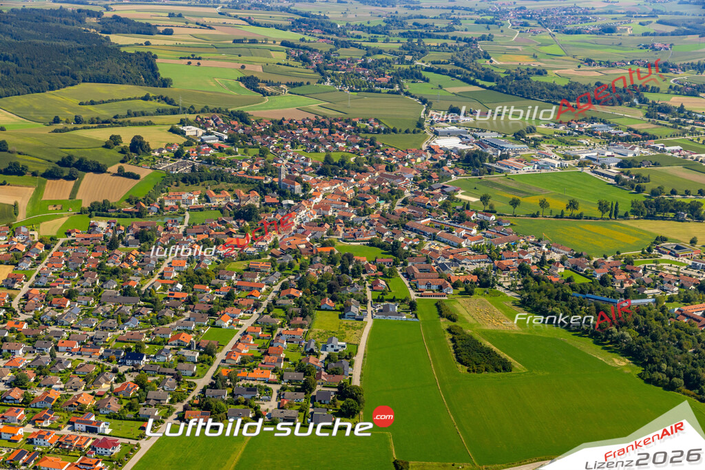 Das Luftbild zeigt :  Bad Birnbach - Die Luftaufnahme wurde 2024 vom UL-Flugzeug aus erstellt ( keine Drohne ) - Hochauflösende Luftaufnahme - Für grossformatige Ausdrucke geeignet. Die Geschenkidee !Mit Lizenz und Bildrechte bestellbar