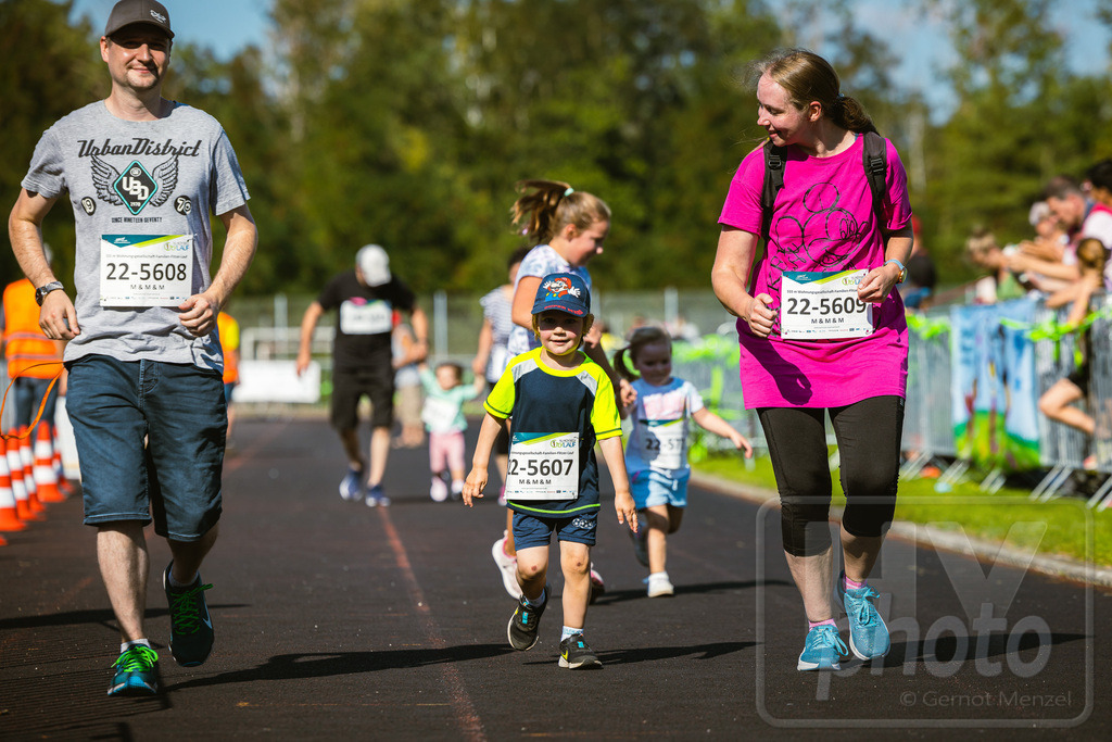 16. Hoywoj-CityLauf im Sportforum Hoyerswerda - 16.09.2023 | 555m Wohnungsgesellschaft-Familien-Flitzer-Lauf - Realisiert mit Pictrs.com