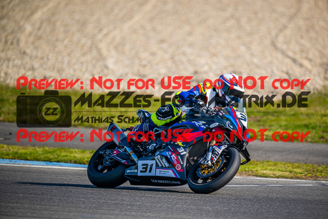 MaZZes_FotoMatrix_230410_2260 | WEISS