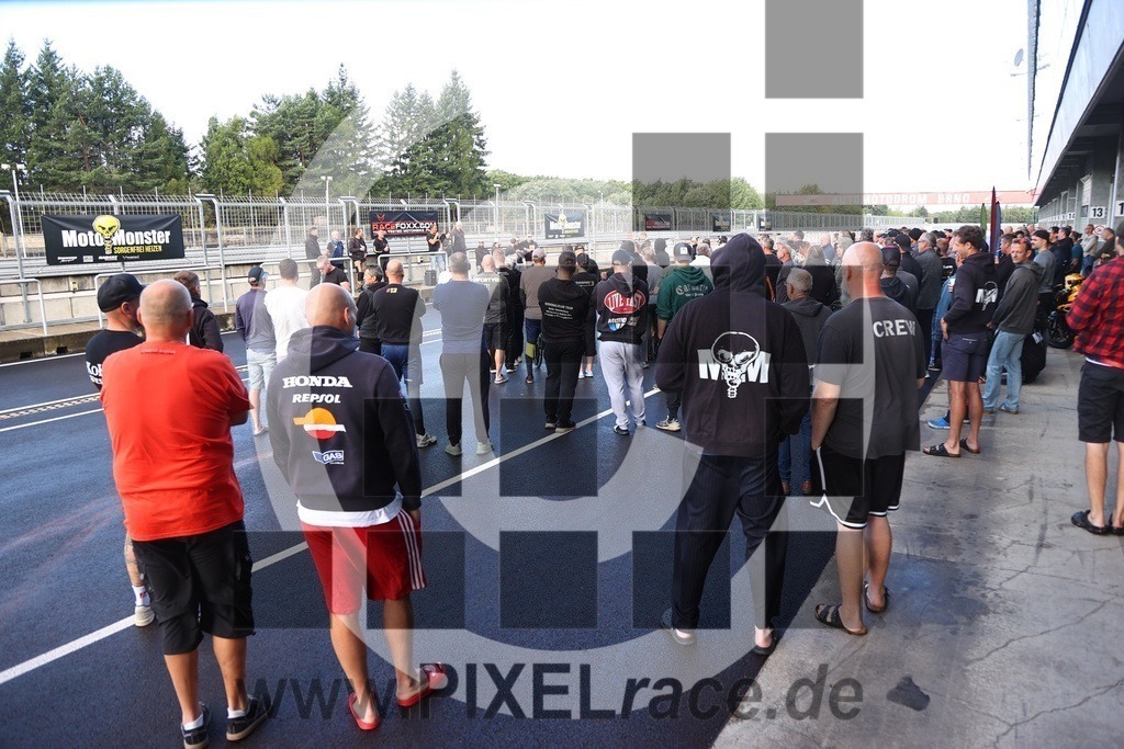 social-20250829_00034 | Schöne Erinnerungen an spannende Momente - das festzuhalten ist unser Job. PIXELrace.de ist seit 2003 auf den Rennstrecken Europas unterwegs um die Action draußen beim Fahren und die wunderbare Stimmung imm Fahrerlager für euch einzufangen.
