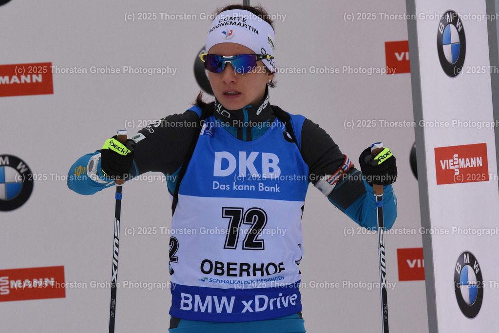 IBU WC Biathlon Oberhof 2018 | CHEVALIER Anais (FRA) beim Start; IBU WC Biathlon Oberhof 2018, 7.5 km Sprint Frauen am 04.01.2018 in der DKB Ski Arena in Oberhof, (Deutschland) - Realisiert mit Pictrs.com