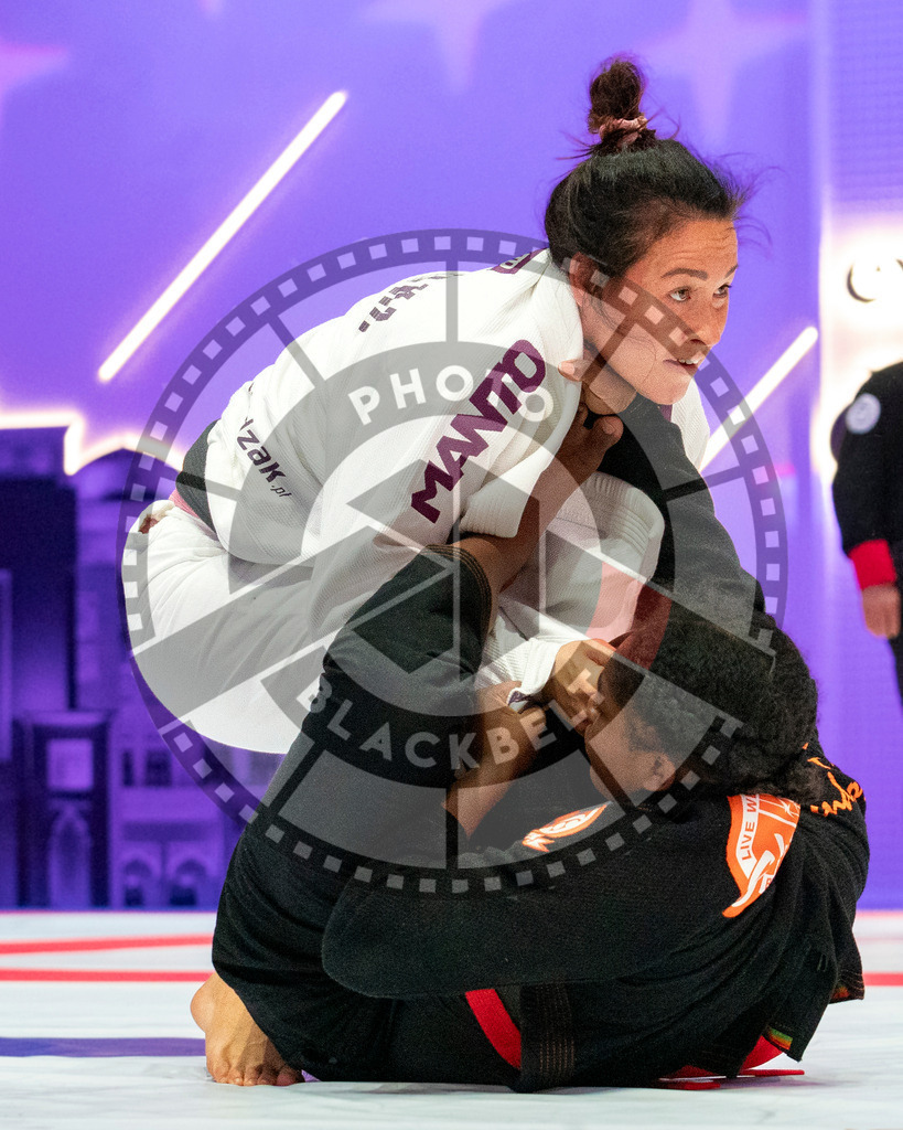 20231109PBB4335 | Fighters compete during the AJP World Professional Championship in the Mubadala Arena in Abu Dhabi, Arab United Emirates, on November 9, 2023.