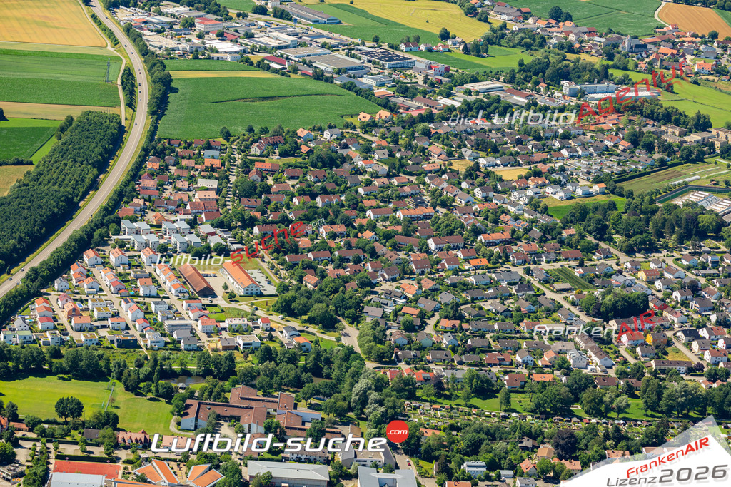 Das Luftbild der Stadt Aichach wurde 2022 vom Flugzeug heraus erstellt (keine Drohnen-Aufnahmen) Aufnahmehöhe ca.450 Meter- hohe Bildauflösung und Druck-Qualität. Garantiert!