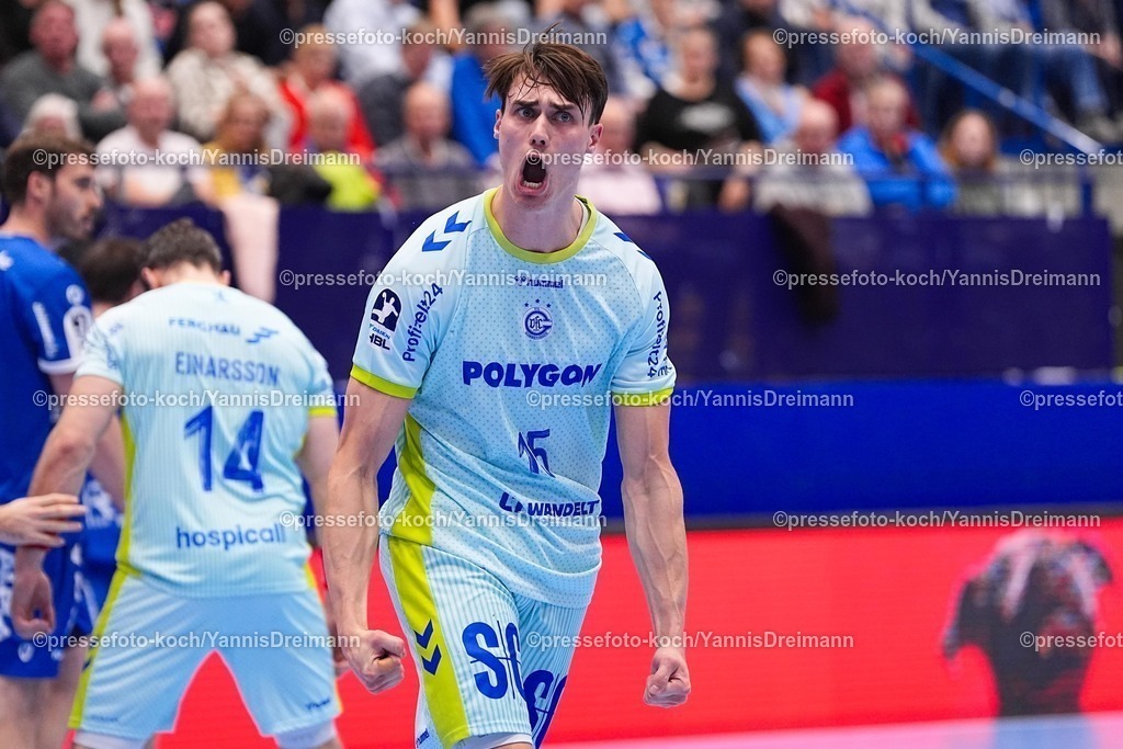 xYDRx05112501127 | 05.11.2025, xydrx, Handball, Achtelfinale DHB Pokal, TBV Lemgo Lippe - VfL Gummersbach, PHOENIX Contact-Arena: Miro Schluroff (VfL Gummersbach #15) jubelnd,