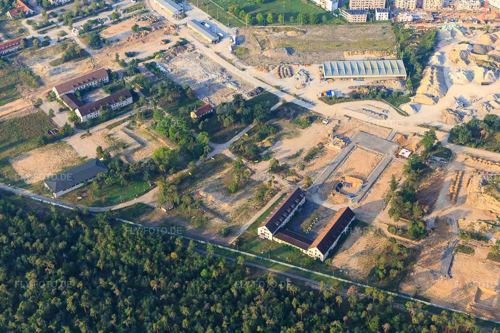 Luftbild: Joy-Fleming-Rin auf dem Gelände der ehemalige SULLIVAN US-Kasernen am Käfertaler Wald im Ortsteil Käfertal in Mannheim im Bundesland Baden-Württemberg in Deutschland. Foto: IMG_117014.jpg vom 25.08.2019 durch Werner Riehm/FLY-FOTO.de