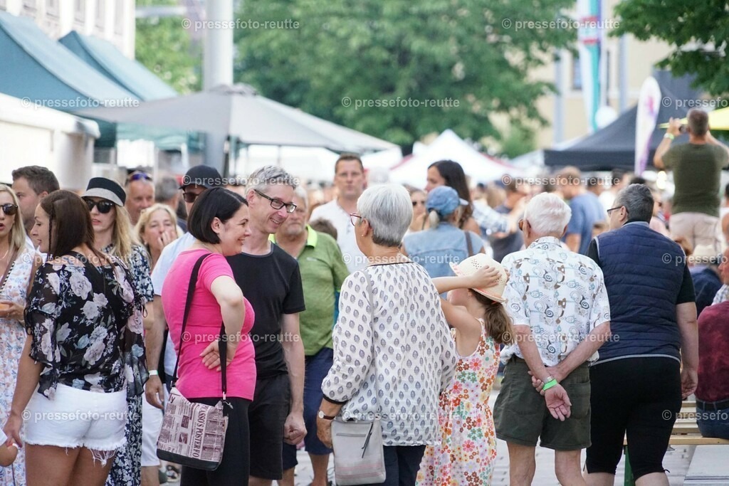 news-2023-Juli15-Marktfest_Reutte1-DSC05987 | Info aus dem Bezirk Reutte/Ausserfern Tirol sowie eine umfangreiche Bilddatenbank über die gesamte Region: Lechtal, Talkessel Reutte, Tannheimertal, Zwischentoren. Lech, Plansee, Zugspitze, Grenztunnel, B179, Fernpassstraße, Verkehr, Lawinen, Tradition, - Realisiert mit Pictrs.com