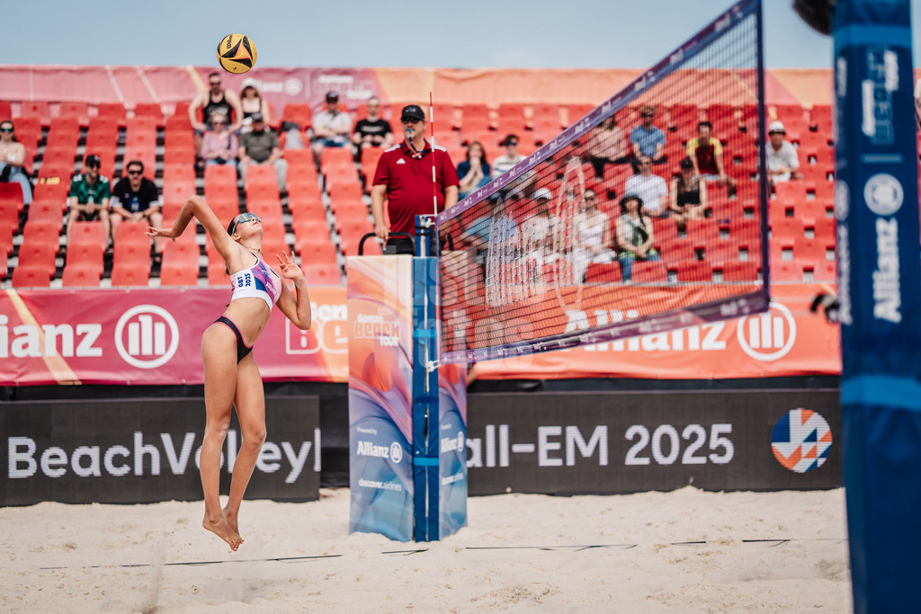Beachvolleyball | Frauen | Allianz German Beach Tour 2025 | Tourstop Bremen | 13.06.2025 | Rika Dieckmann beim Angriff