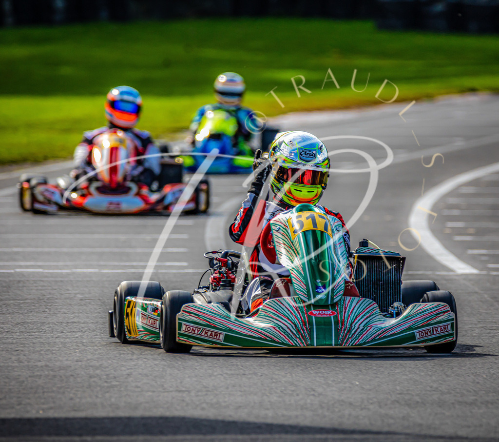 F04DF785-2B92-4DC2-A0E2-AA9F4E6C146F | traudl_s_fotos