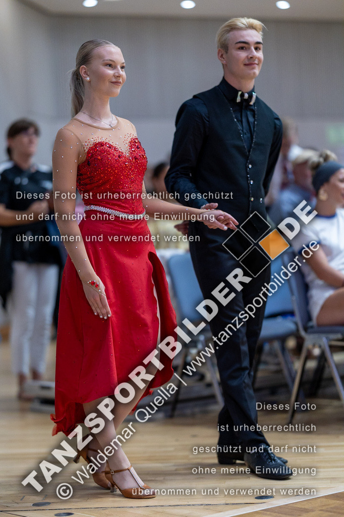 20230812-02317 | Hier finden Sie Tanz Bilder vom Latein und Standard Formationen tanzen. Sportbilder vom Tanzsport. Schöne Fotos und von Weltmeisterschaft, Europameisterschaft, Bundesliga, Regionalliga, Oberliga und Landesliga sowie von GOC Stuttgart, DanceComp, WM Bremen