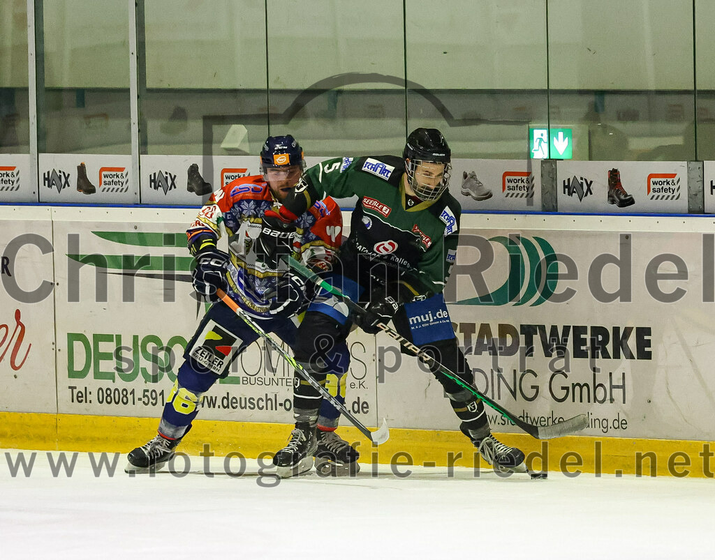 2022-12-09_075_TSV_Erding_gegen_EHC_Waldkraiburg | Erding, Deutschland, 09.12.2022:
Eishockey, Bayernliga 2022 / 2023, 19. Spieltag, TSV Erding gegen EHC Waldkraiburg, Endergebnis: 9:2

Florian Zimmermann (Erding Gladiators, #5)

Foto: Christian Riedel / fotografie-riedel.net