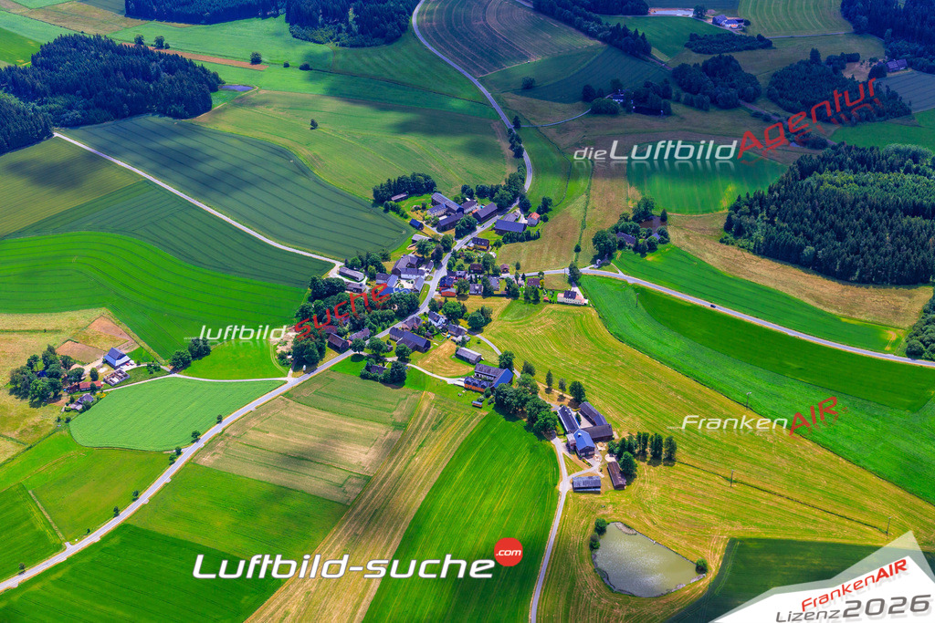 Die Luftaufnahme Ottengruen - Helmbrechts wurde vom UL-Flugzeug (keine Drohne) aus fotografiert.Hohe Druck- Auflösung-die Geschenkidee!