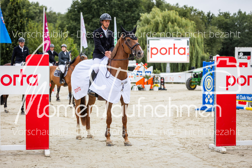 BHO-2PhSpr-M-377 | MomenTaufnahmen Pferdesportfotos