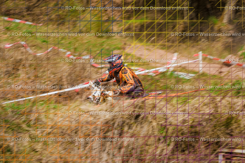 2 Lauf Mernes-182 | Sportfotografie von RO-Fotos: Motorsport, Motocross, Enduro, Laufveranstaltungen und Triathlon. Professionelle Fotos von Sportlern und Events. - Realisiert mit Pictrs.com