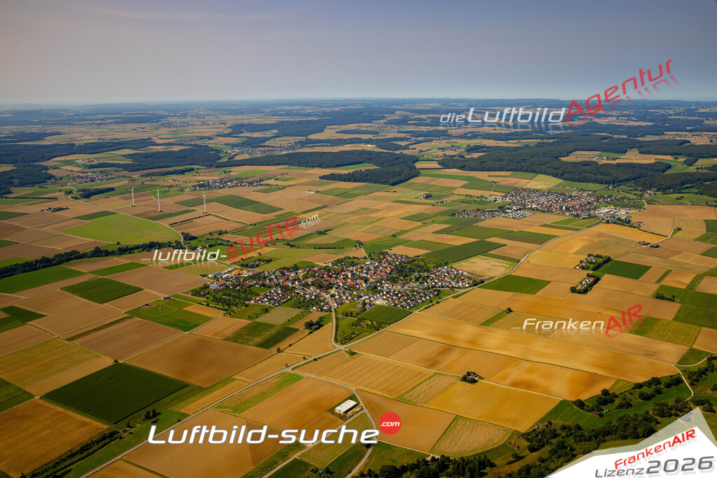 Das Luftbild zeigt :  Neenstetten - Die Luftaufnahme wurde 2024 vom UL-Flugzeug aus erstellt ( keine Drohne ) - Hochauflösende Luftaufnahme - Für grossformatige Ausdrucke geeignet. Die Geschenkidee !Mit Lizenz und Bildrechte bestellbar