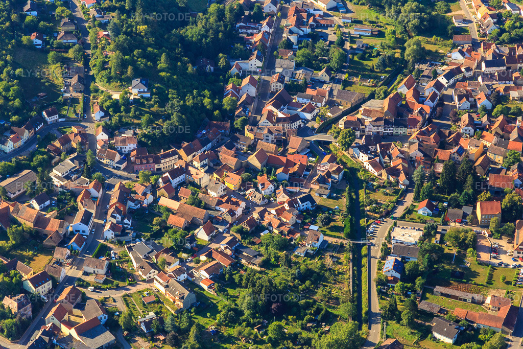 Luftbild: Hauptstr in Alsenz im Bundesland Rheinland-Pfalz in Deutschland. Foto: IMG_109913.jpg vom 06.08.2018 durch Werner Riehm/FLY-FOTO.de