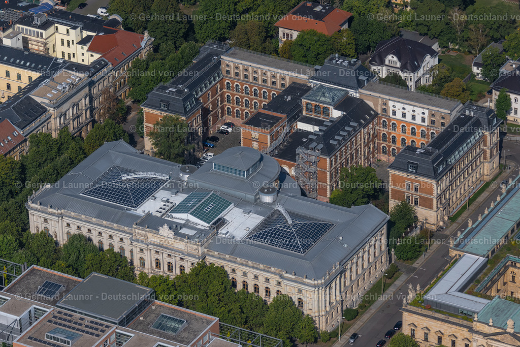 4040925 | Die Universitätsbibliothek Leipzig ist eine zentrale Einrichtung der Universität Leipzig. Sie ist eine der ältesten Bibliotheken Deutschlands