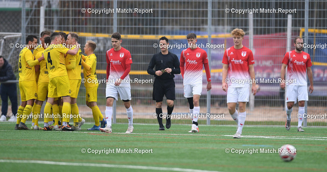 Fussball Verbandsliga   2021/2022: TSG Tuebingen - TSV Crailsheim | Fussball  Verbandsliga 2021/2022    17.10.2021TSG Tuebingen - TSV CrailsheimEnttaeuschung TSG Tuebingen nach dem 0:2, Kay Rosmer, Tim Herrmann, David Kemmler und Luca Alfonzo (TSG Tuebingen , v.re) beim Jubel des TSV CrailsheimFOTO: ULMER PressebildagenturxxNOxMODELxRELEASExx