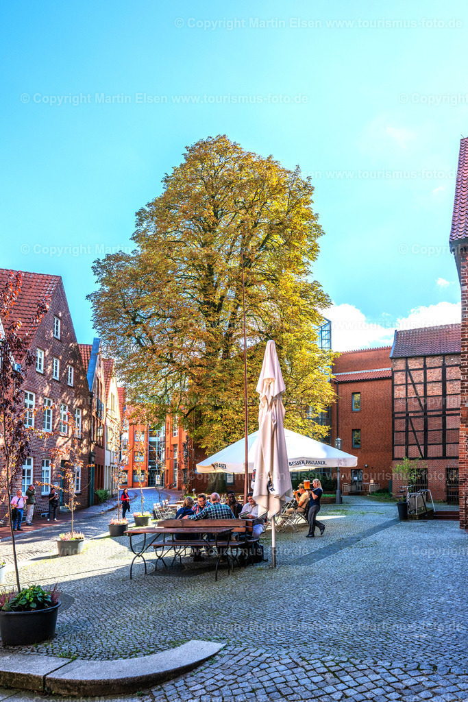 Stade Altstadt Ratskeller Terasse Herbst_ELS_7866041026 Kopie | Fotos aus den Touristenorten aus Norddeutschland. - Realisiert mit Pictrs.com