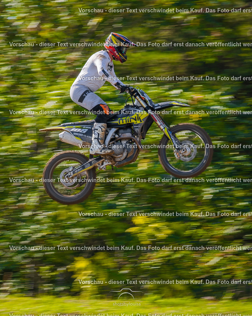 09_21_LM_Schenkenhorst-9345 | Sportfotografin aus Berlin-Brandenburg mit Fokus auf Motocross. Ich halte deine sportliche Leistung und echte Emotionen auf und neben der Strecke professionell fest. Entdecke die Fotos von deinem Rennen und bestelle sie direkt hier im Shop.