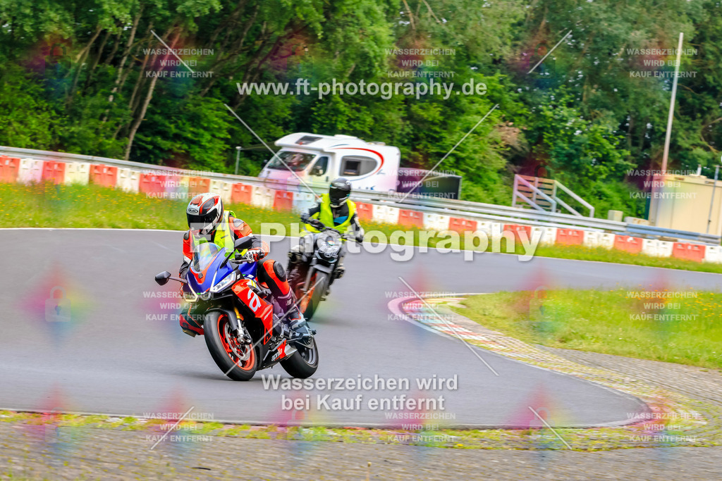 VBK-7880 | Hier findet Ihr Bilder von Touristenfahrten auf der Nürburgring Nordschleife oder von anderen Veranstaltungen die ich besucht habe. Viel Spass beim Durch Schauen 