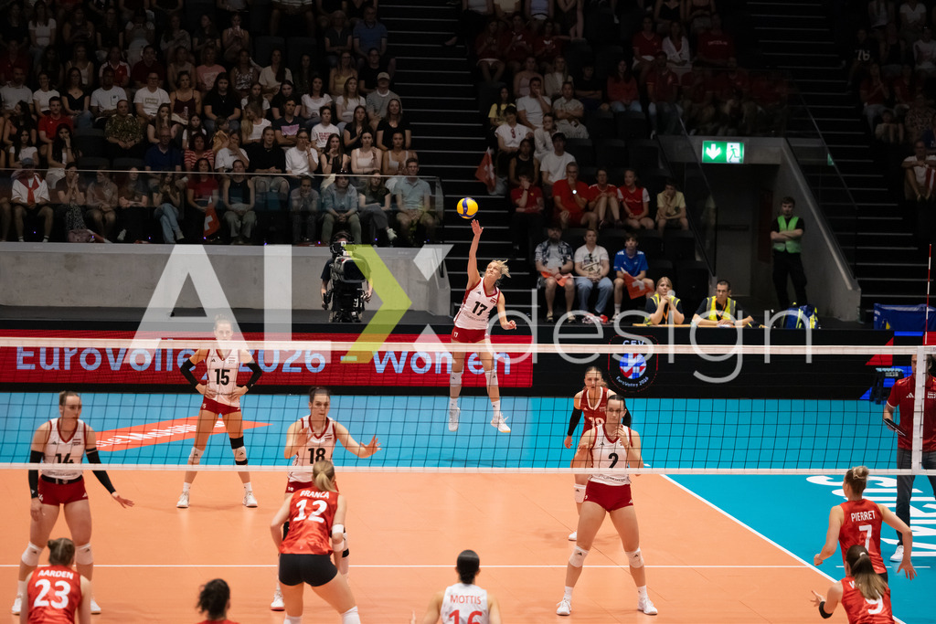 Austria v Switzerland - CEV European League Women | KRIENS, SWITZERLAND - JUNE 14: DANA SCHMIT of Austria serve during the CEV European League match between Austria and Switzerland at Pilatus Arena on June 14, 2026 in Kriens, Switzerland. - Realisiert mit Pictrs.com