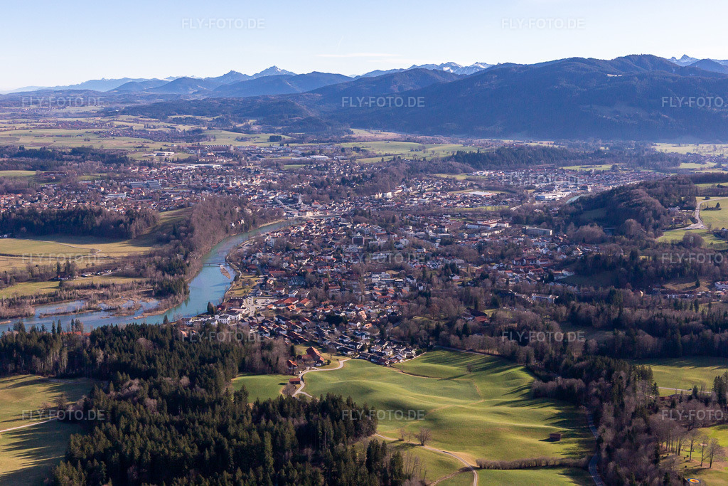 Luftbild: Ortsansicht von Nordwesten in Bad Tölz im Bundesland Bayern in Deutschland. Foto: IMG_139457.jpg vom 27.12.2023 durch Werner Riehm/FLY-FOTO.de