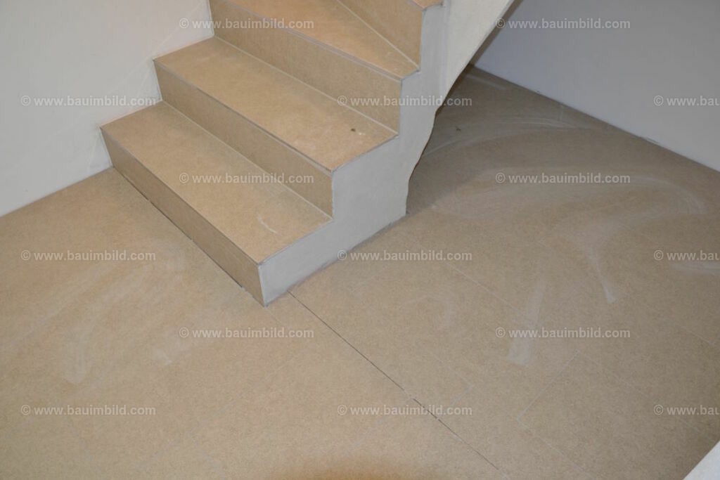 bib-lg21-fliesenlegerarbeiten-0096 | Nach LV-Leistungsgruppen sortierte Detailfotos über den Bau eines Hauses. Alle Hausbau-Bilder direkt vom Urheber und Autor der Website Haus-Selber-Bauen.com