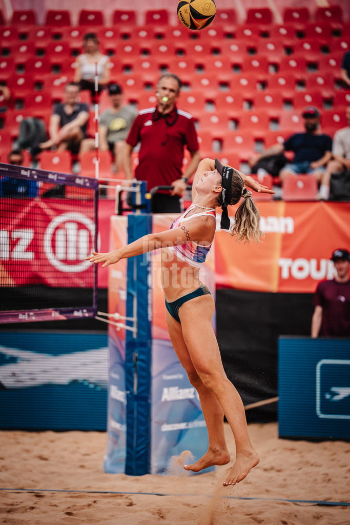 Beachvolleyball | Frauen | Allianz German Beach Tour 2025 | Tourstop München | 03.07.2025 | Louisa Marunde beim Angriff