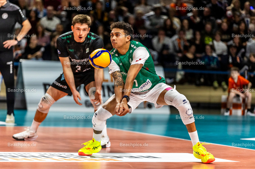 2024-00111589-Bundesliga-BR-Volleys-Haching-München |  16.11.2024; Berlin Foto: Gerold Rebsch - www.beachpics.de