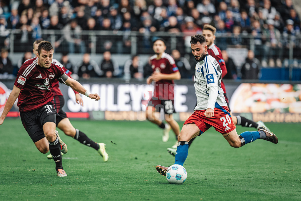 Fußball | Männer | Saison 2024/2025 | 2. Fußball-Bundesliga | 11. Spieltag | Hamburger SV vs. 1. FC Nürnberg | 03.11.2024 | Marco Richter (#20, HSV) beim Schuss aufs Tor