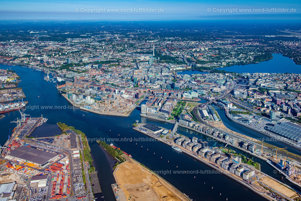 Hamburg_Grossmarkt_ELS_3837220922 | HAMBURG 22.09.2022 Ortsansicht der Straßen und Häuser der Wohngebiete von Hamburg-Altstadt entlang des Zollkanals in Hamburg. // Town View of the streets and houses of the residential areas of Hamburg-Altstadt along the course of the river Zollkanal in Hamburg in Germany. Foto: Martin Elsen