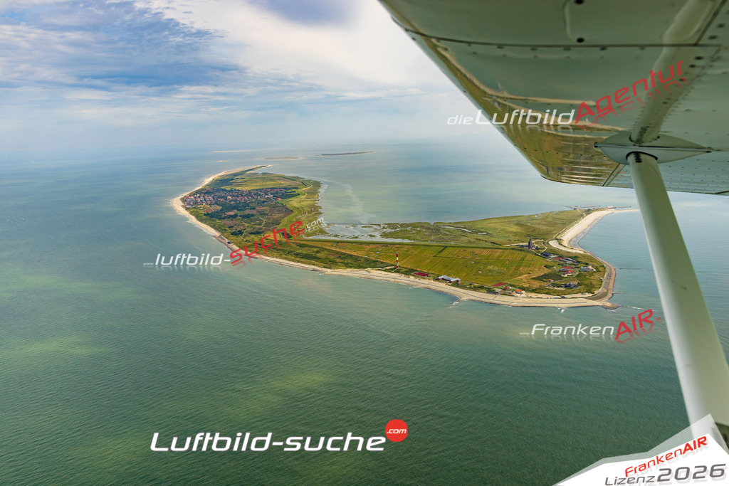 Luftbild der Stadt Wangerooge - Das Luftbild wurde 2025 vom UL-Flugzeug heraus erstellt ( keine Drohnenaufnahme ) - Hochauflösende Luftaufnahme - für Wandbilder und großformatige Ausdrucke geeignet. Das besondere Geschenk!Hier alle&nbsp;Infos zur Lizenzierung der LuftaufnahmeWir fliegen auch dieses Jahr wieder in Ihre Region um Luftbilder zu erstellen.- Luftbild anfragen