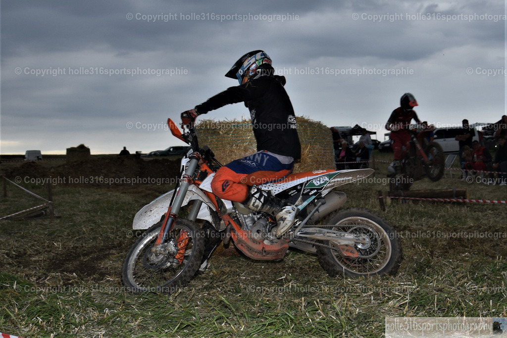 DSC_0281_01 (2) | Sportfotografie , Motorsport, Motoross, Reitsport, Mointainbike, Enduro,
Landschaft , Outdoor, Eventfotografie, Landschaft, Bilder online bestellen - Realisiert mit Pictrs.com