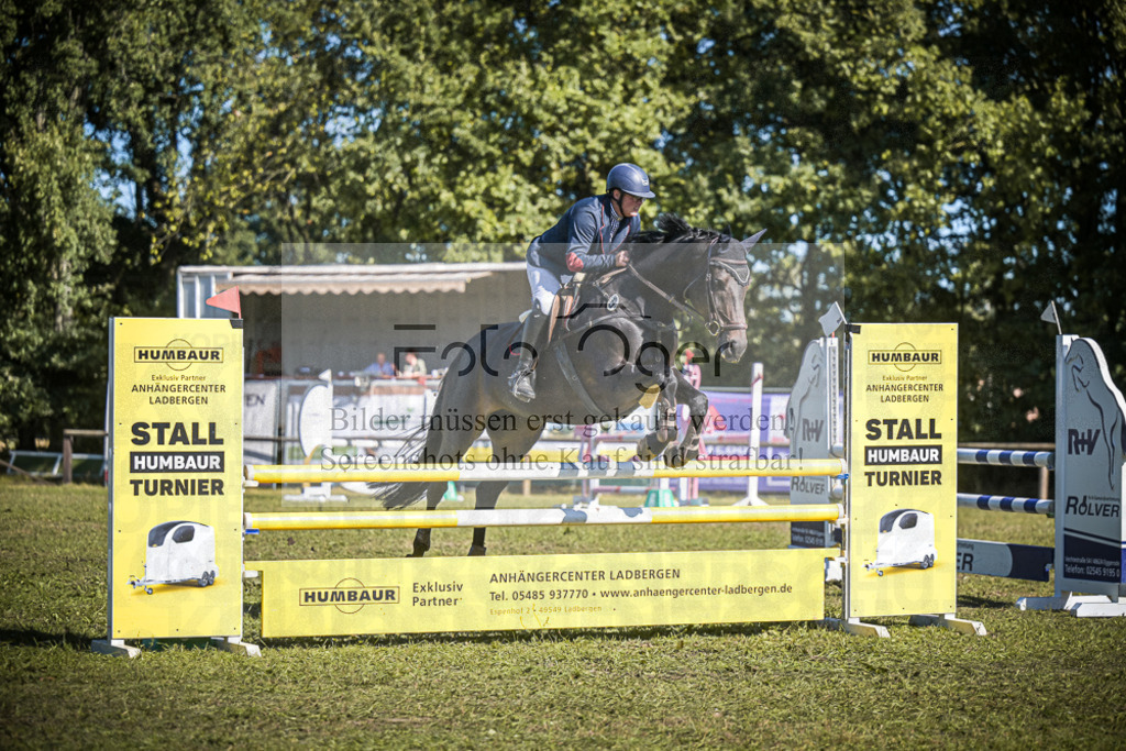 DOS_0069 | Entdecke hochwertige Reitturnierfotos von Foto Oger. Professionell, emotional und authentisch – jetzt Lieblingsmomente im Shop bestellen.Deutschlandweite Turnierfotografie. - Realisiert mit Pictrs.com