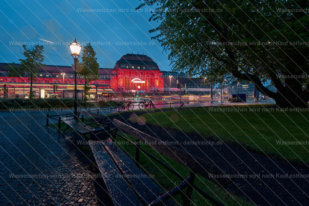 Promenaden Hauptbahnhof Leipzig Ostseite Eingang Osthalle Illumination RB Leipzig 2021 | Promenaden Hauptbahnhof Leipzig Ostseite Eingang Osthalle Illumination RB Leipzig 2021 - Realisiert mit Pictrs.com