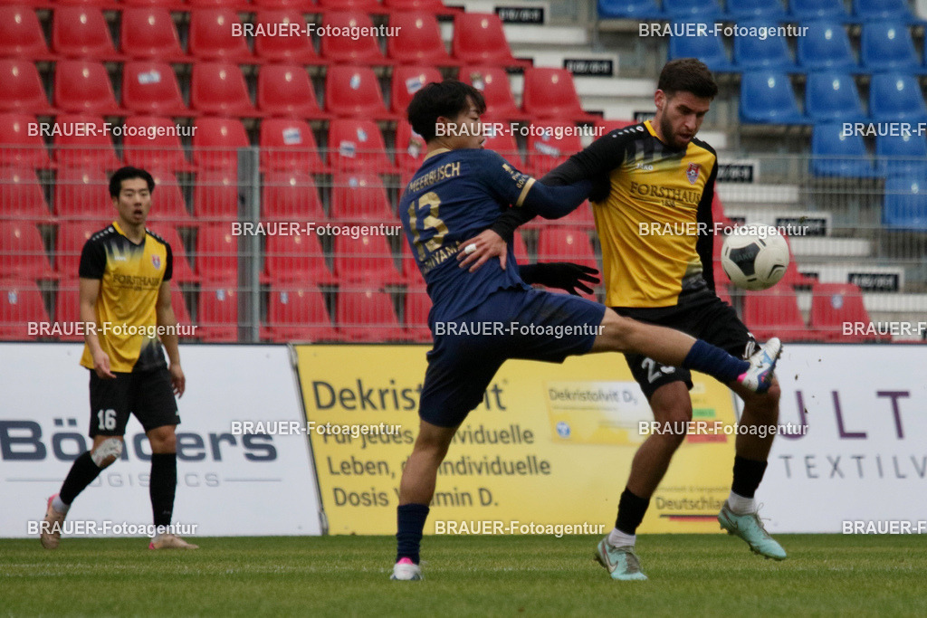 KFC Uerdingen - TSV Meerbusch | Krefeld, Deutschland, 07.12.25 Mohamed Benktib (KFC Uerdingen) im Kampf um den Ball während des Oberliga Niederrhein Spiels zwischen KFC Uerdingen - TSV Meerbusch im Krefelder Grotenburg Stadion am 07. Dezember 2025 in Krefeld (Foto von Ralph Görtz / Brauer-Fotoagentur)(